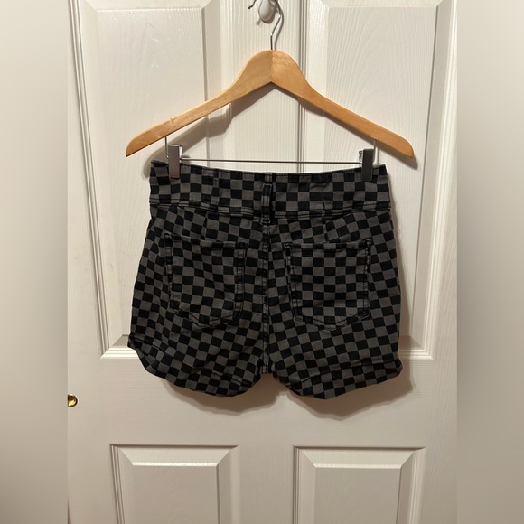 Checkered shorts - Picture 2 of 3